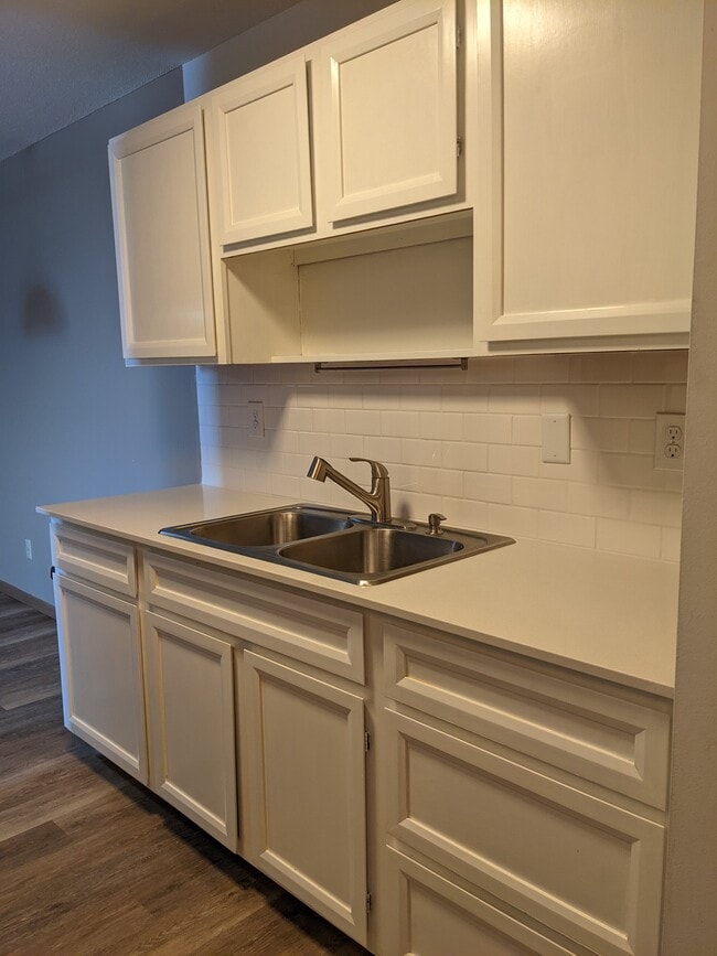 kitchen - 4530 Park Commons Dr Unit 207