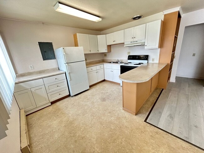758 Woodford Ave N Unit 1