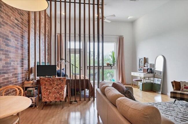 Photo - 2931 E 12th St Unit 306