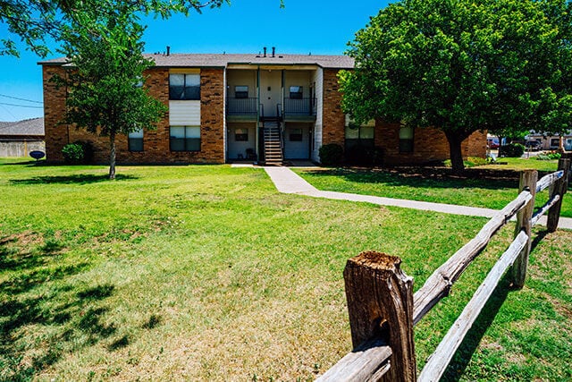 CROSS TIMBERS AT GRAND STREET