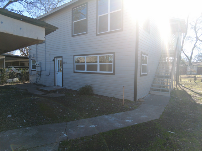 Building Photo - 304.5 S Holloway St Rental