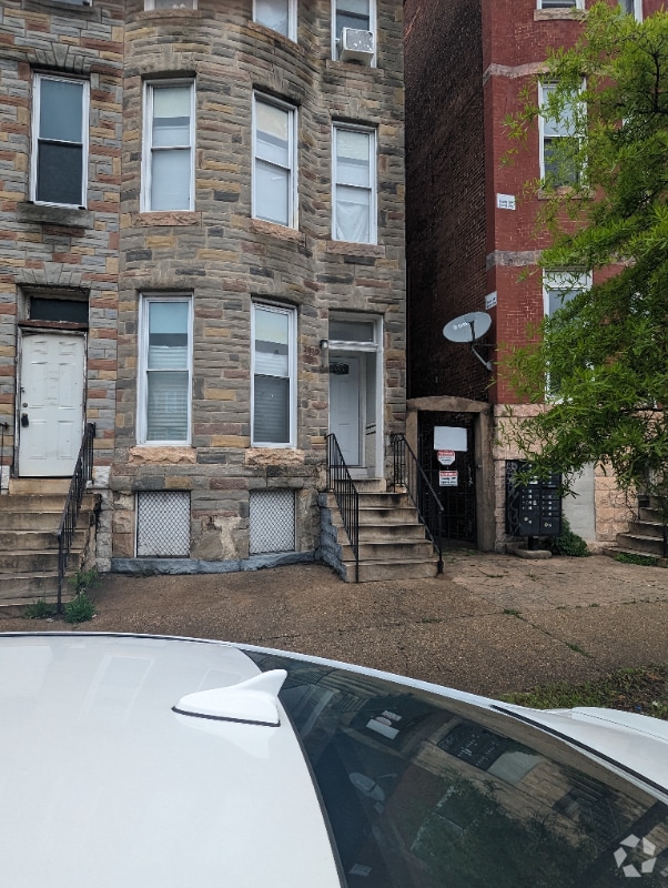 Building Photo - 2020 W North Ave Rental