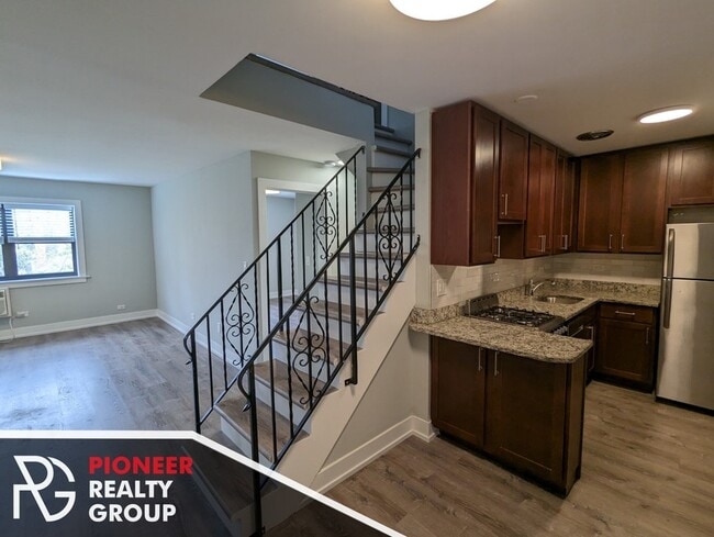 Photo - 454 W Barry Ave Unit 3