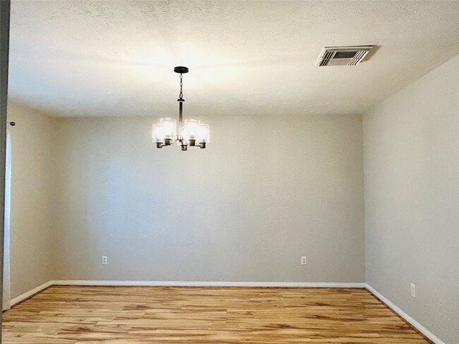 Building Photo - 1404 Helmsley Dr