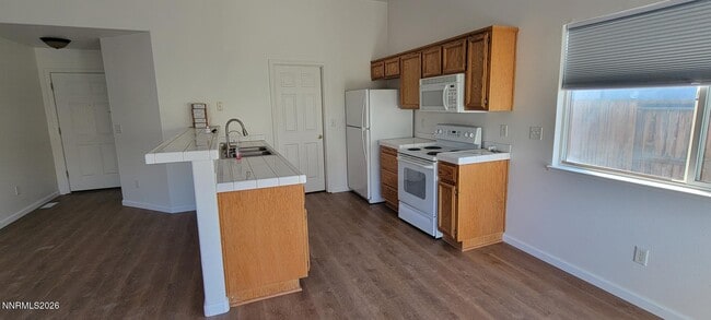 Photo - 2226 Ellice Wy