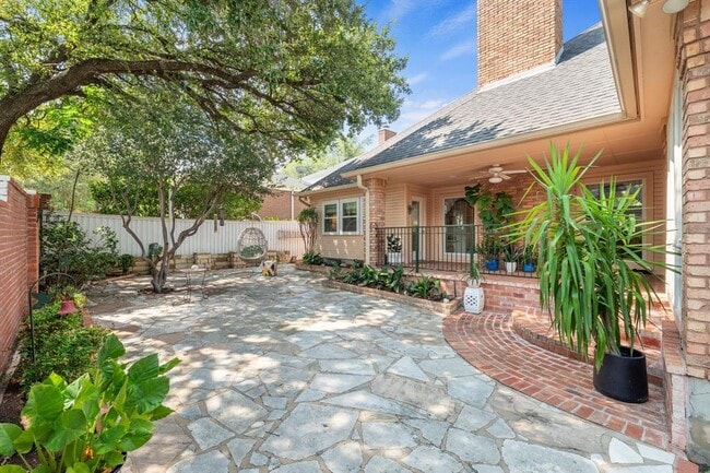 Photo - 6002 Ascot Cove