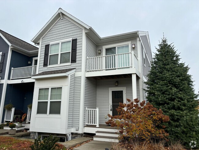 Building Photo - 3 bed /2.5 bath townhouse at Cobblestone a...