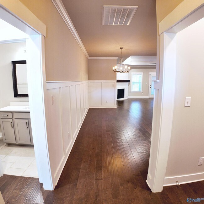 Photo - 404 Tillane Pk Cir