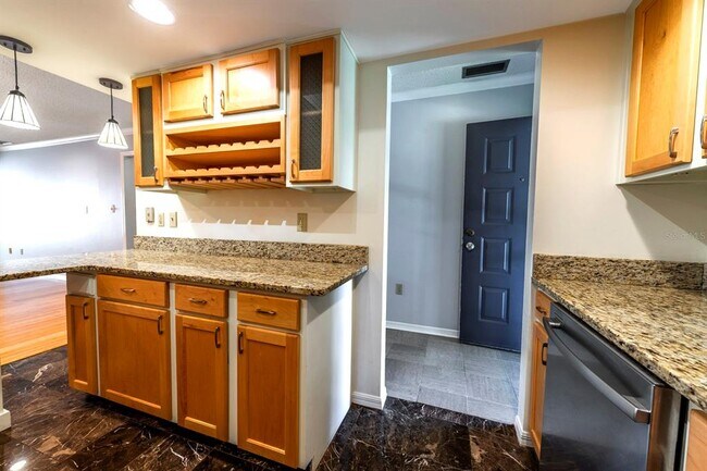 Photo - 110 N Tremain St Unidad 202