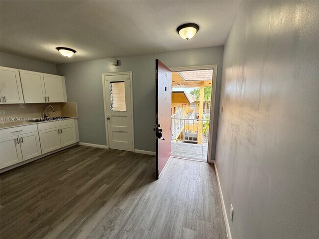 Photo - 6840 Pembroke Rd Unit 118