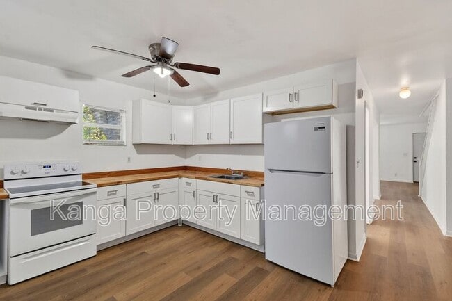 Building Photo - 635 6th St