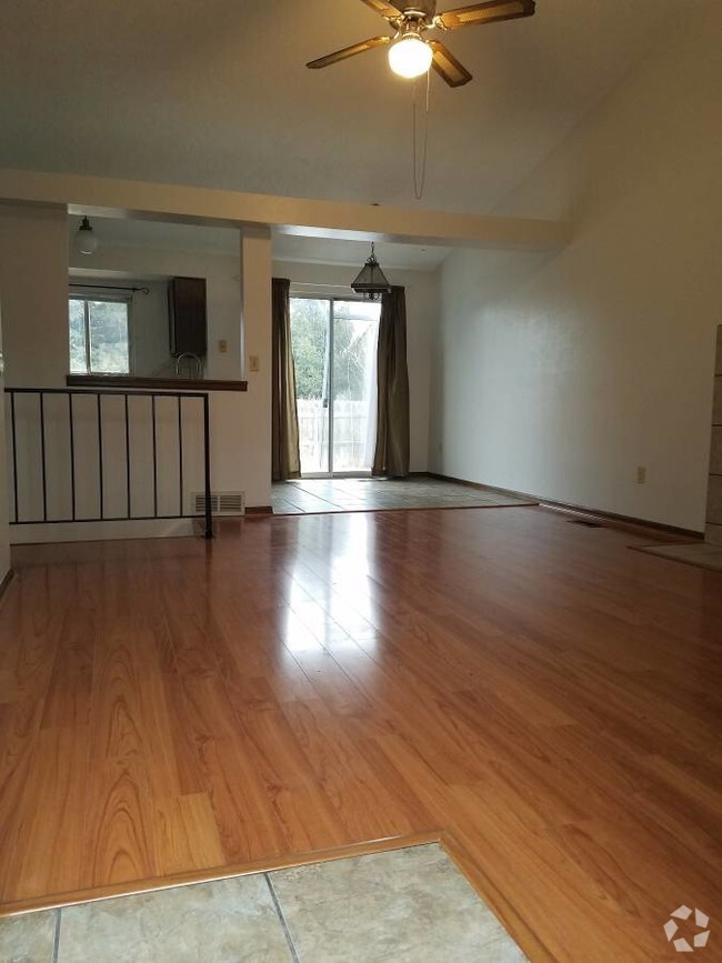 Building Photo - 3200 Sharps St Rental