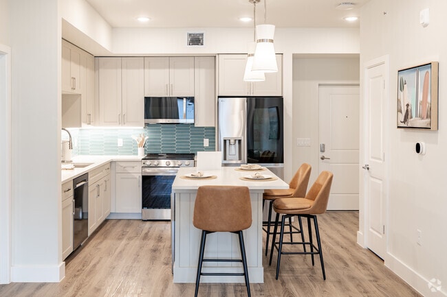 Breeze 2BR, 2BA - 1,175SF - Kitchen - Bimini Square Apartments