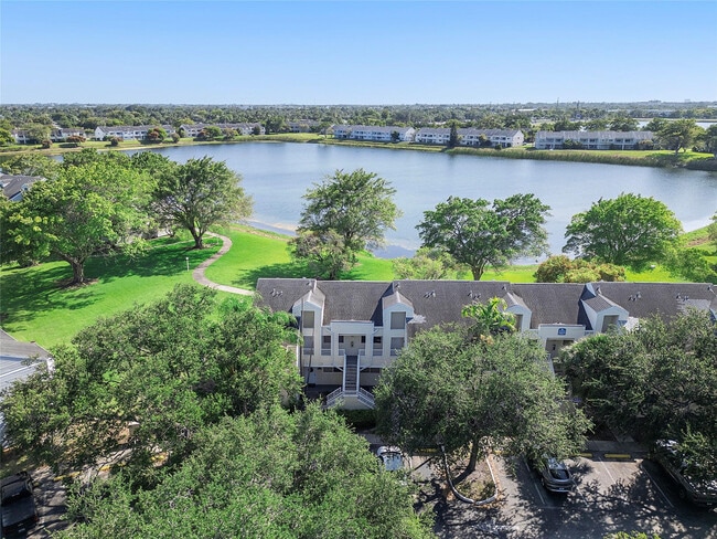 Building Photo - 3457 NW 44th St Unit 202