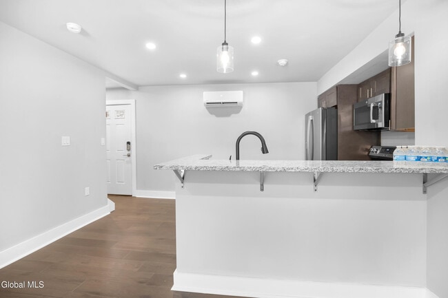 Photo - 103 E High St Unidad 2