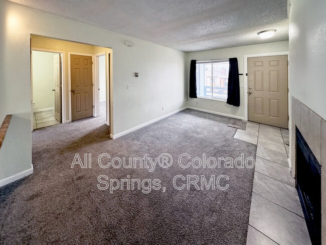 Photo - 915 Hathaway Dr Unidad #C