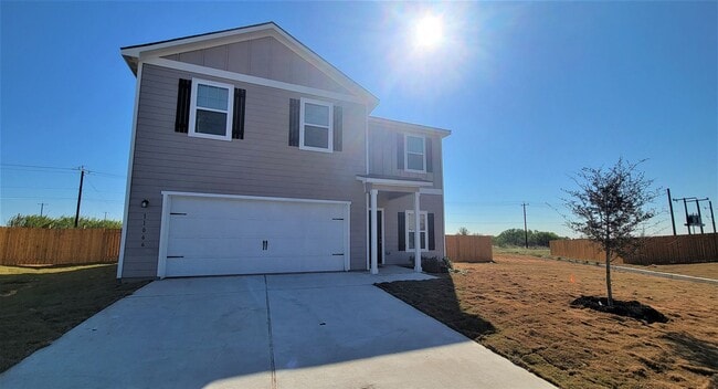 Photo - Lovely 2-story 4 bedroom/2.5 bath home in cul-de-sac: easy commute to Ft. Sam Houston, BAMC, and ...