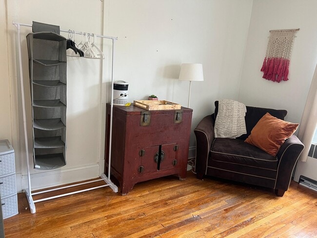 Photo - 108 2nd St NE