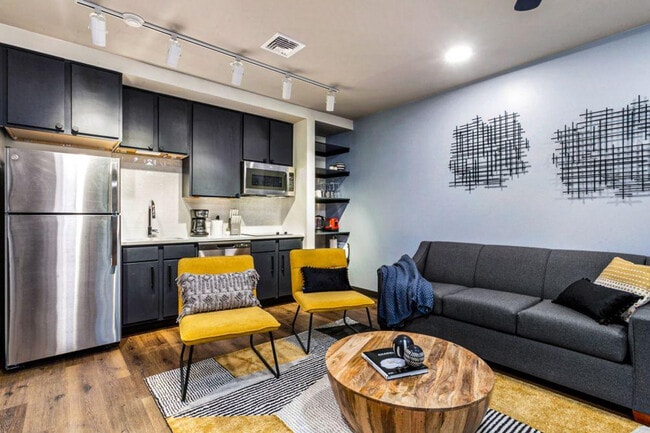 Photo - 611 Commerce St Unidad ID1267085P