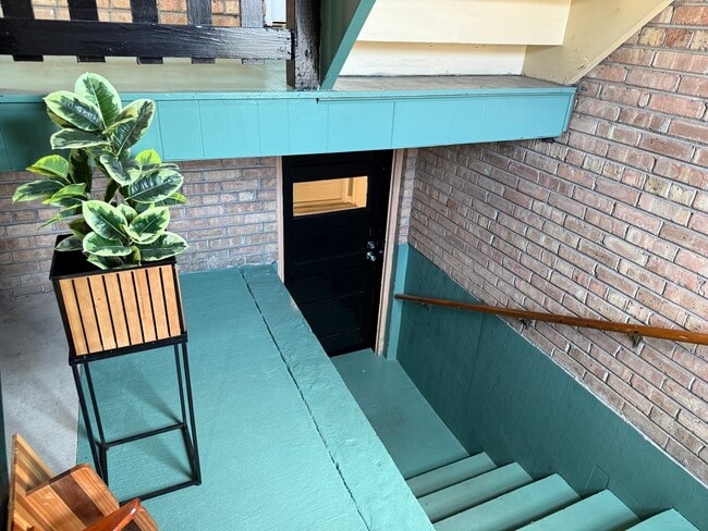 Photo - 5430 W Berteau Ave