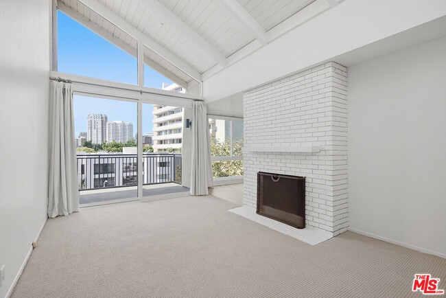 1340 S Beverly Glen Blvd Unit 313