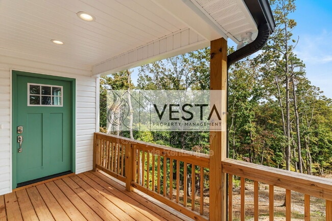 Photo - 430 Hague Dr