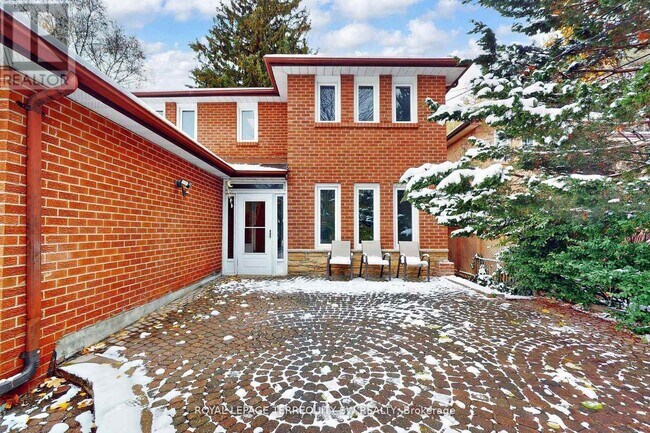 Photo - 327A Beechgrove Dr