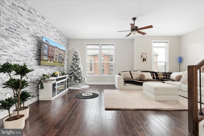 Photo - 44735 Medway Ter