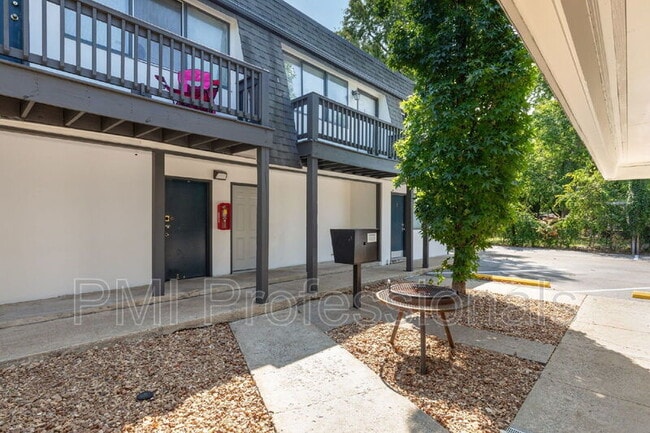 Photo - 800 Anderson Ln Unidad Apt A5