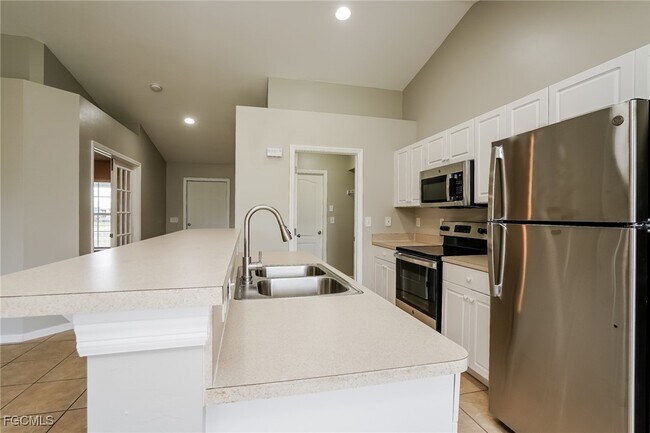 Photo - 3000 63rd St W