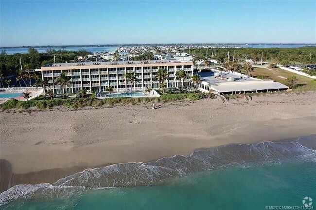 Building Photo - 9800 S Ocean Dr Unit 211 Rental