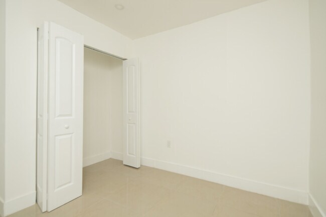 Photo - 724 NW 3rd Ct