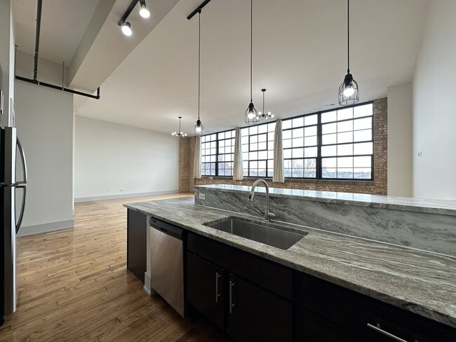 Photo - 1432 W 21st St Unit 603