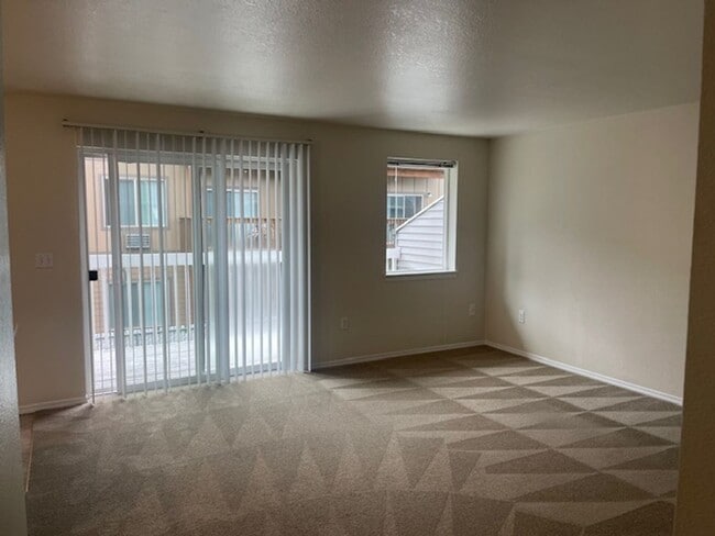 Photo - 167-Triple Crown Apts