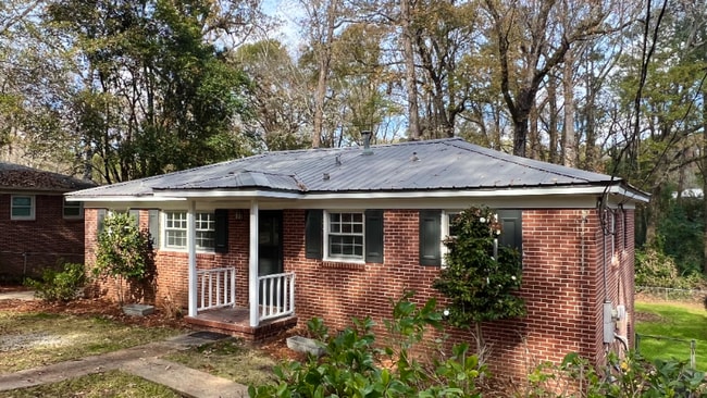 Photo - 1121 E Magnolia Ave