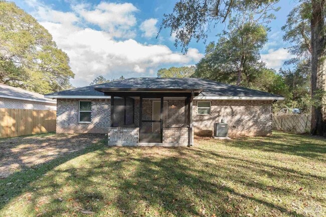 Photo - 245 Cary Memorial Dr