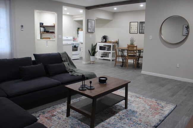 Building Photo - 9728 NW 25th Ave Unit 1 Rental