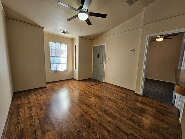 Photo - 4803 Hamilton Wolfe Rd