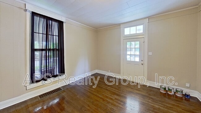 Photo - 301 N Spring St
