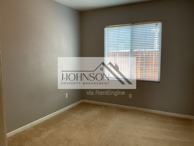 Photo - 4343 Middlefield Dr