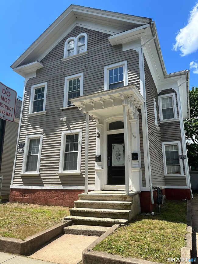 Photo - 189 Putnam St