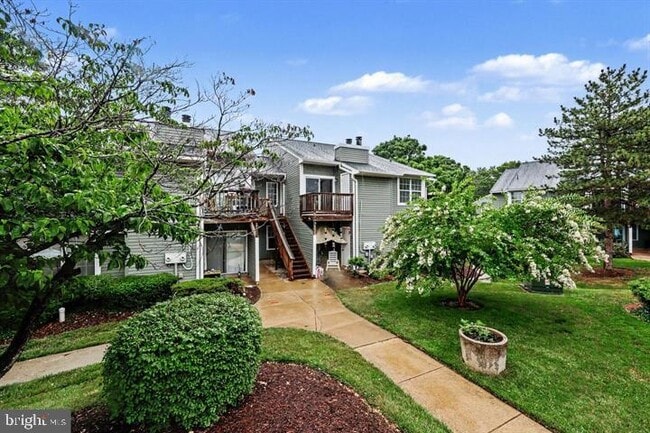 8619 Beekman Pl Unit 19D