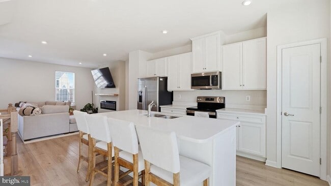 Photo - 1790 Scenic Lp