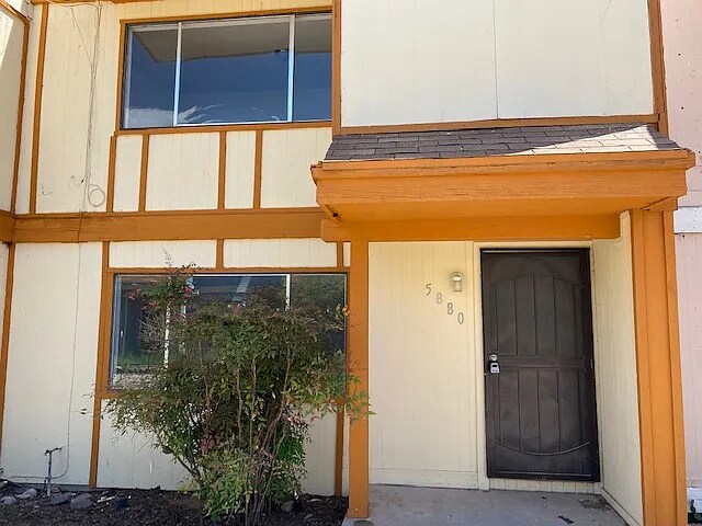 Building Photo - 5880 S Del Moral Blvd Rental