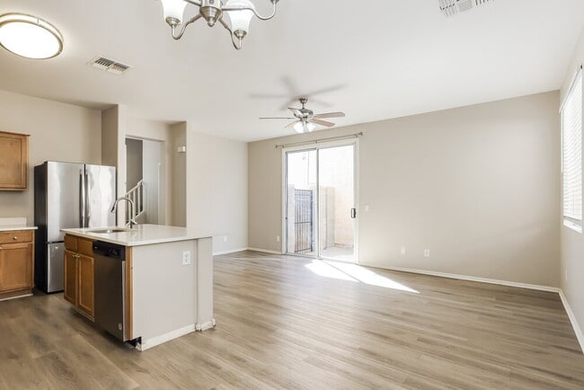 Photo - 5208 W Warner St