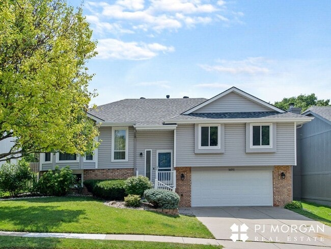 Building Photo - 16911 N Circle