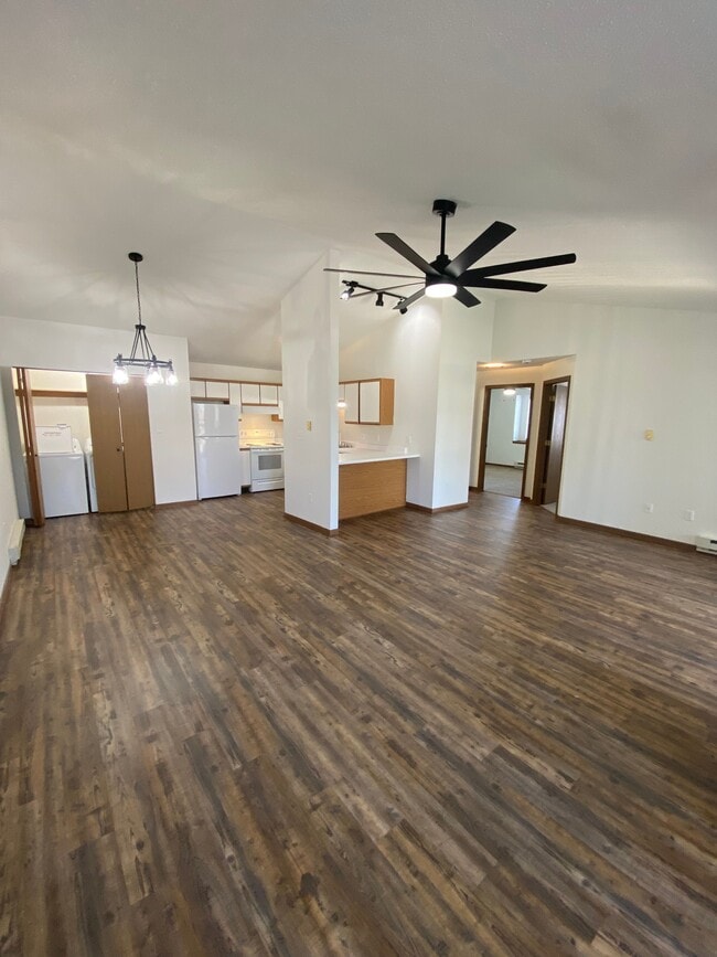 Photo - Lakeview Apartments