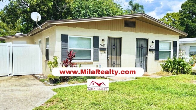 Building Photo - 4615 Edgewater Dr