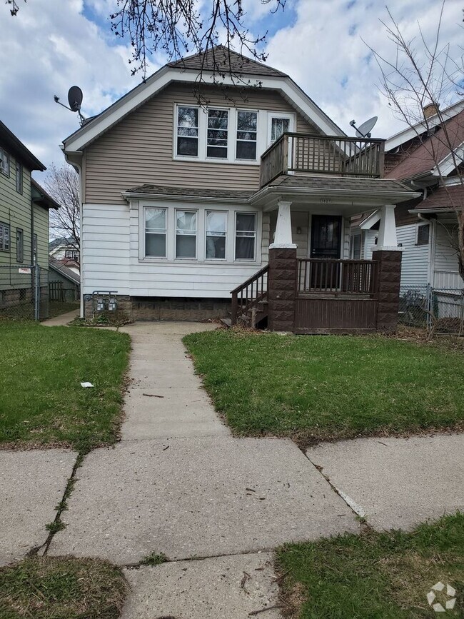 Building Photo - 3827 N 24th Pl Unit 3827A Upper Rental