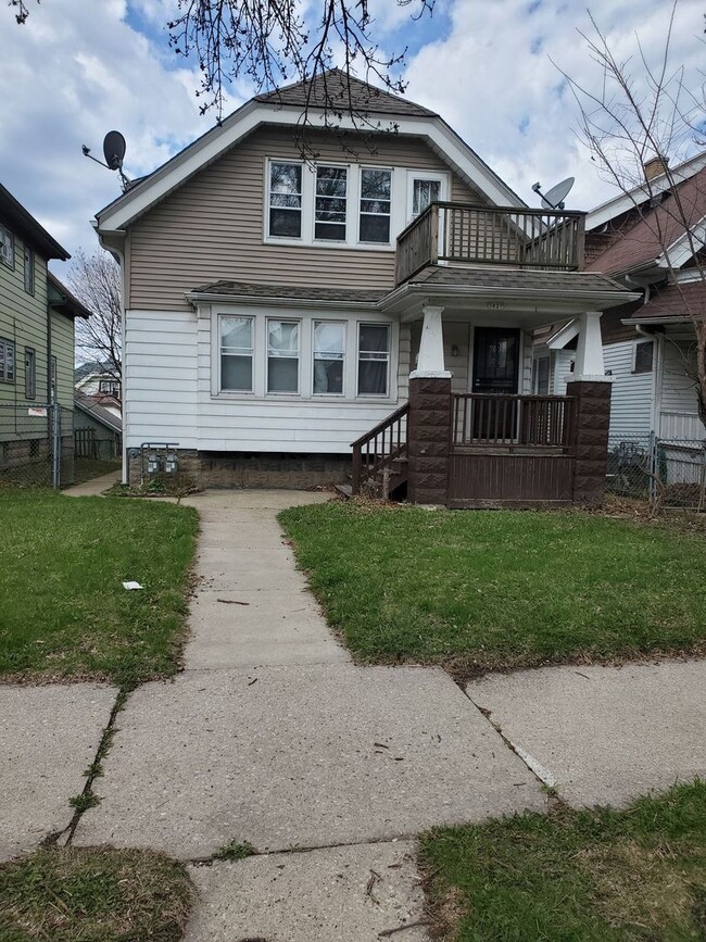 Photo - 3827 N 24th Pl Apartment Unit 3827A Upper